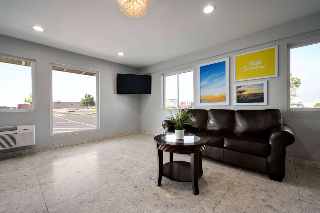 Days Inn by Wyndham Fresno South - photo 5