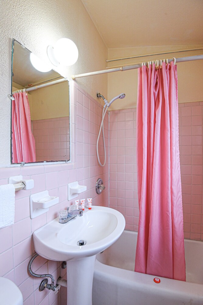 Hotel Valdosta GA N Ashley St - photo 16