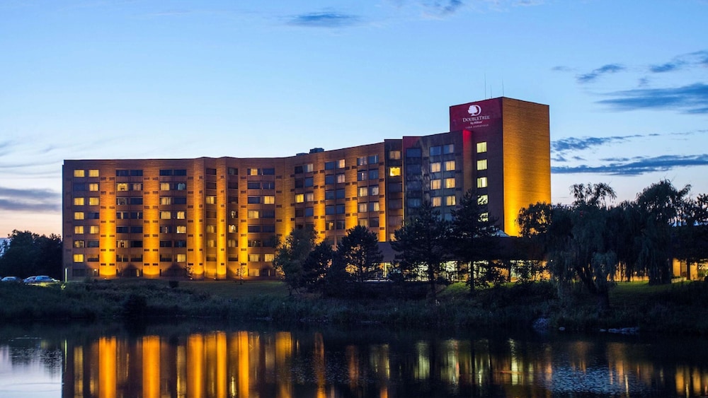 DoubleTree by Hilton Lisle Naperville - photo 2