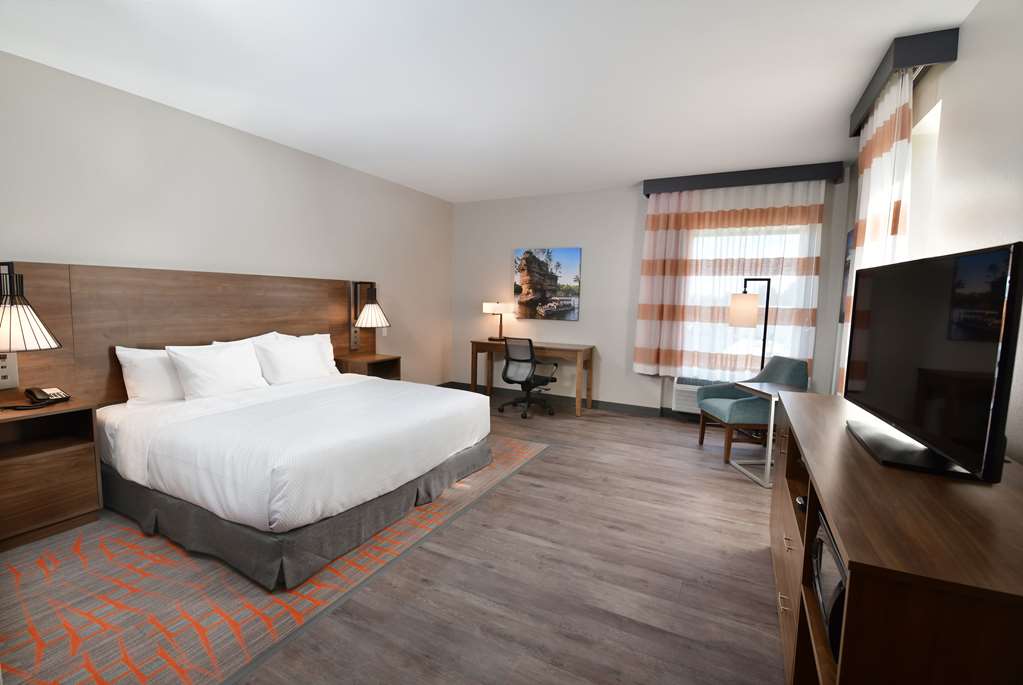 La Quinta Inn & Ste by Wyndham Wisconsin Dells Lake Delton - photo 14
