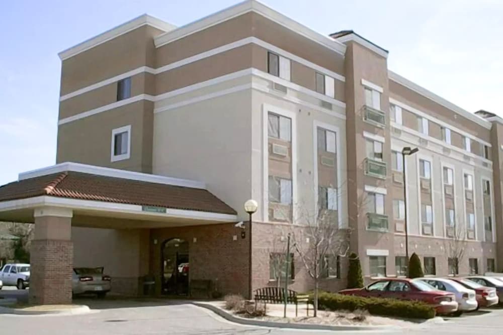 Coratel Inn and Suites by Jasper Wesley Hospital - featured photo