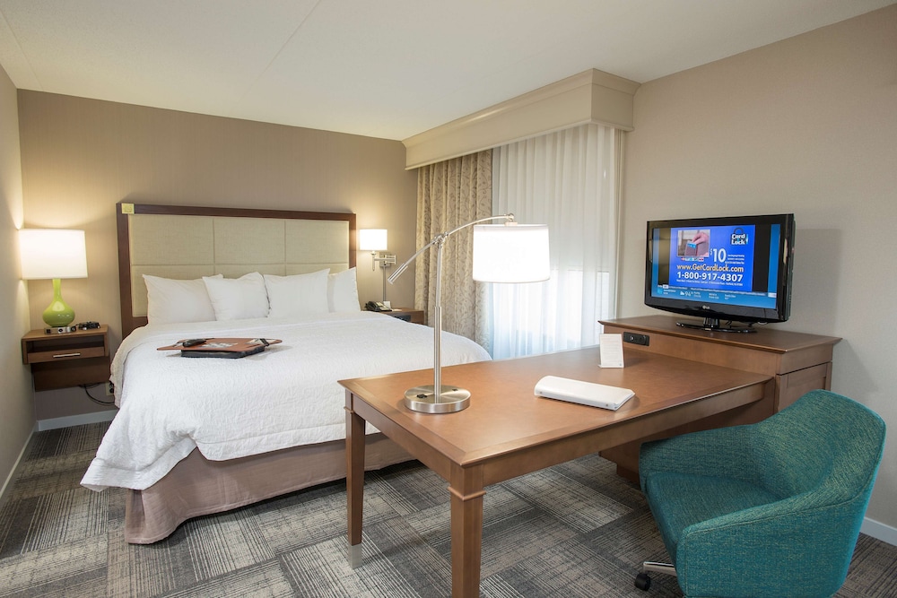 Hampton Inn & Suites Cincinnati Union Center - photo 27