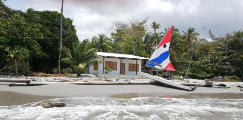 La casa de la playa — 4-Star Luxury Hotel in Necocli, Colombia