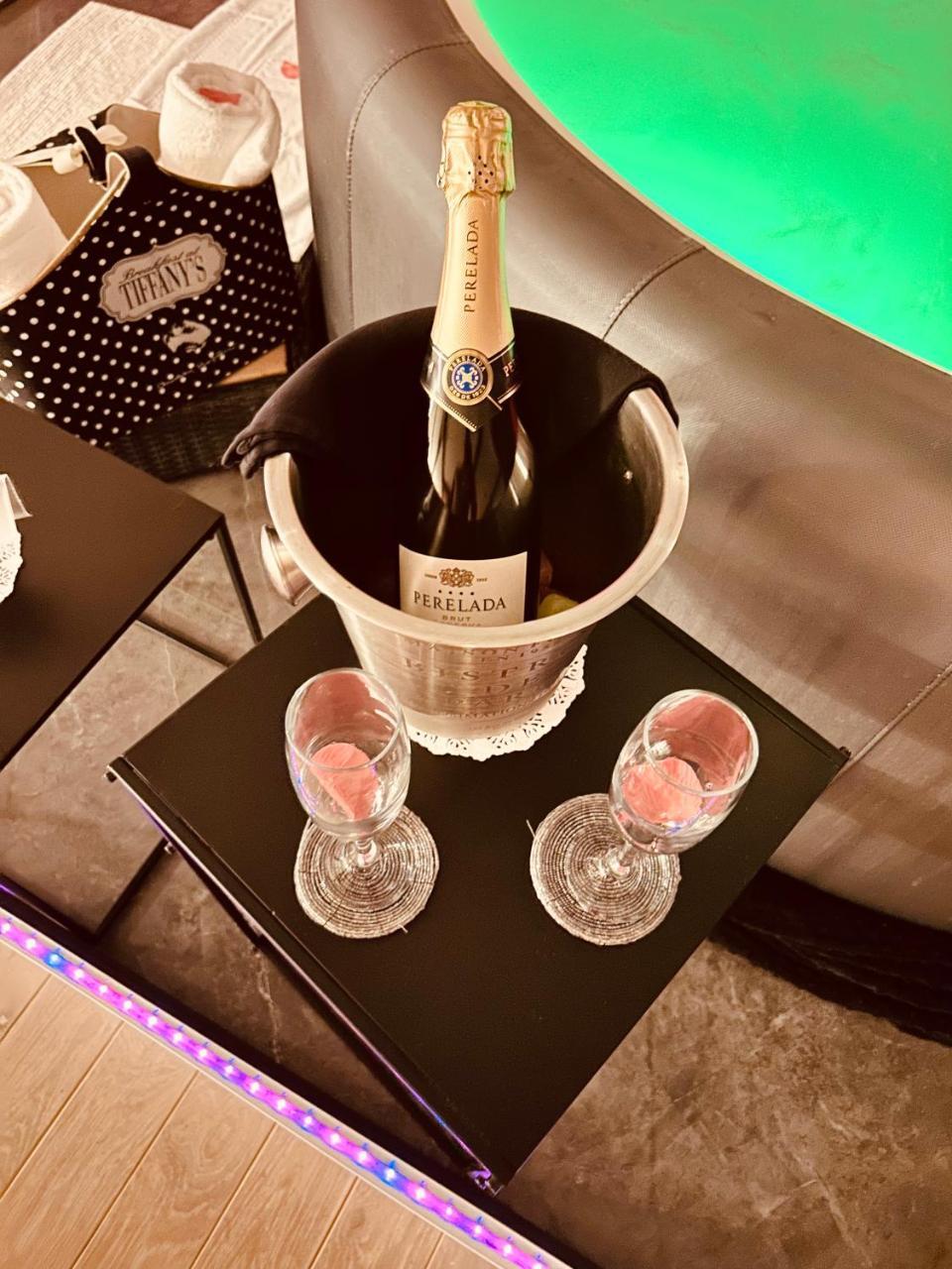 Studio Le Baiser d'Angeli — 4-Star Luxury Hotel in Verviers, Belgium