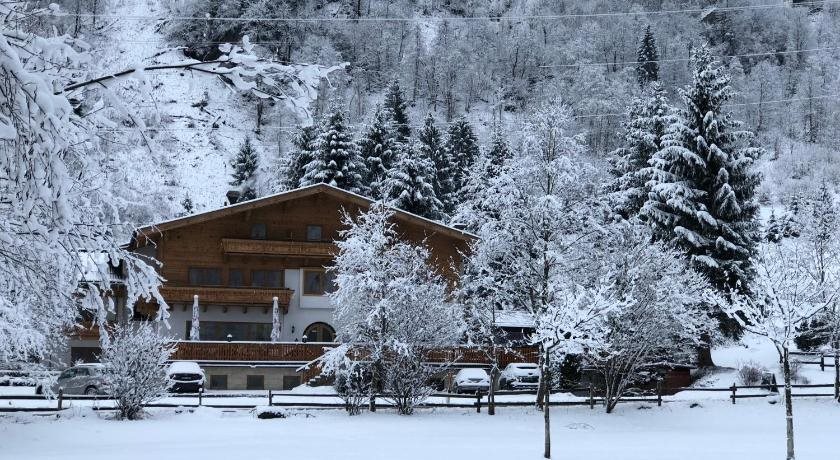 Hotel Künstleralm in Kaprun, Austria