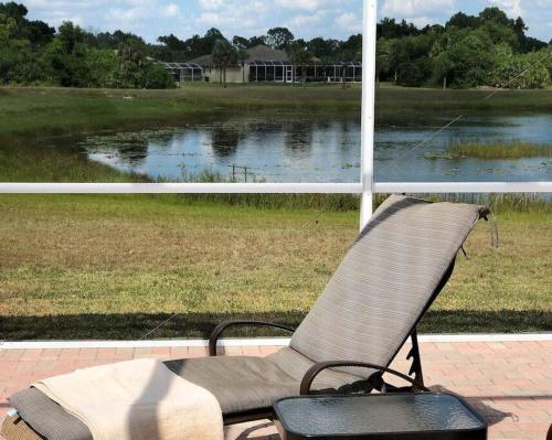 Maria Maria vacation rental with amazing lake vi — 4-Star Luxury Hotel in Lehigh Acres, United States