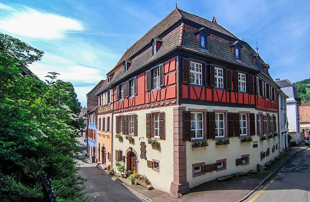 Hostellerie Seigneurs De Ribeaupierre — Ribeauville
