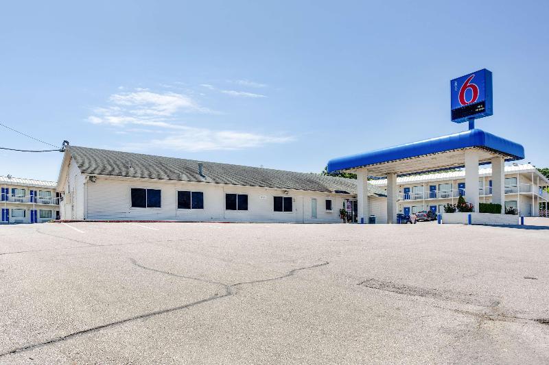 Motel6 Fayetteville AR - photo 11