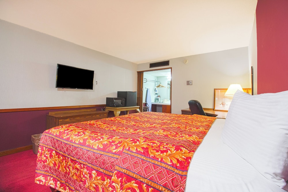HomeTown Inn by OYO Liberal KS - photo 15