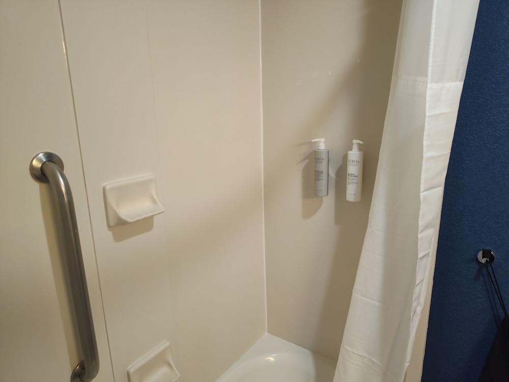 Spark by Hilton Stevensville - photo 35