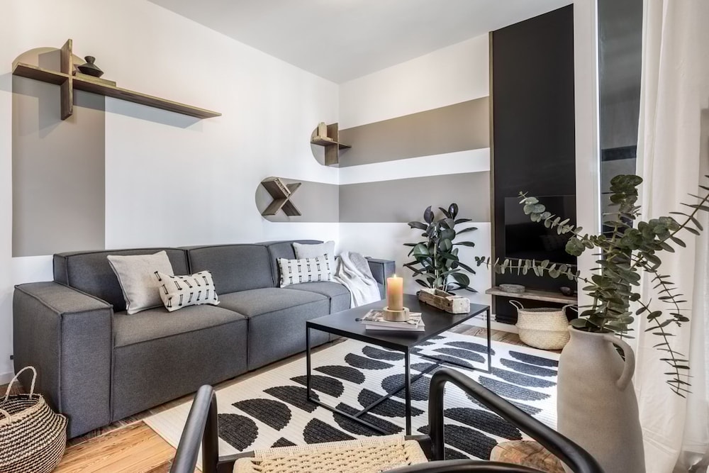 Lezat 3 Bedrooms in R os Rosas hotel Rios Rosas Madrid