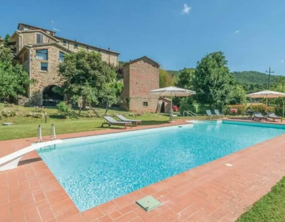 Villa Lucertole — 4-Star Luxury Hotel in Citta Di Castello, Italy