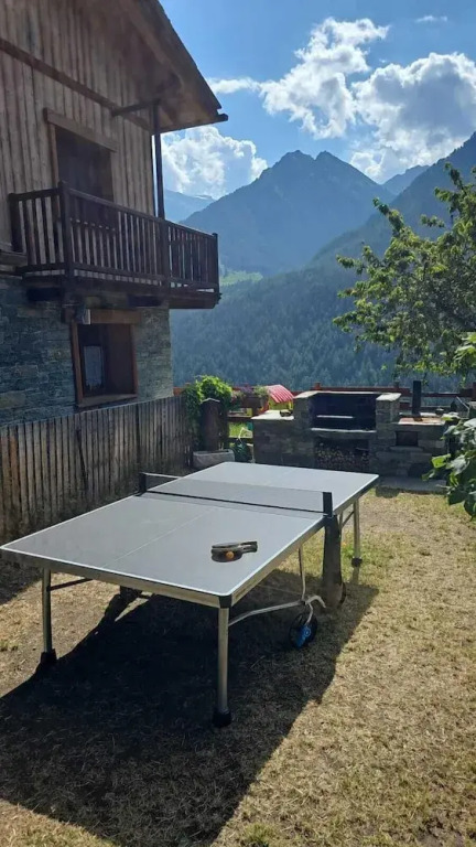 Modern Family Chalet Stunning Mountain — 4-Star Luxury Hotel in Ayas, Italy