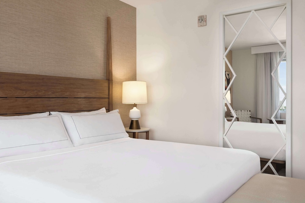 Hilton Cabana Miami Beach Resort - photo 19
