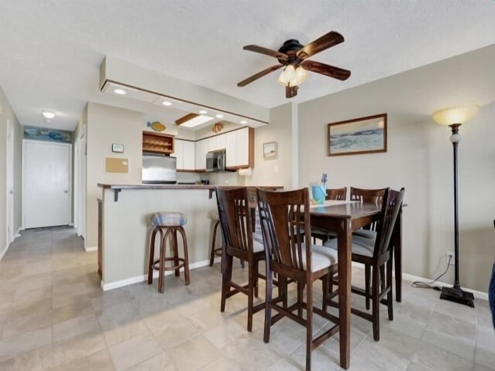 Beach Blanket Spacious Condo With Private Beach Access And Resort Amenities 3 Bedroom Condo by RedAwning - photo 13