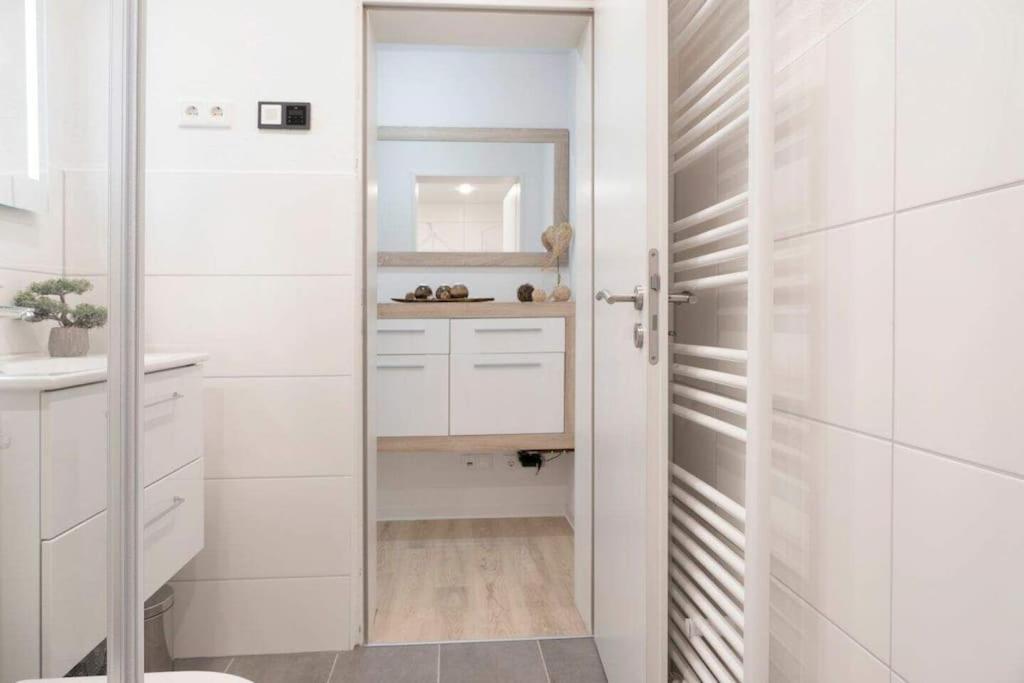 Moderne Ferienwohnung Grömitz mit Garten Terrasse — 4-Star Luxury Hotel in Gromitz, Germany
