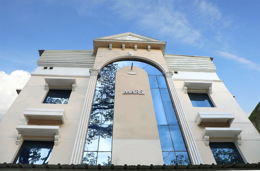 Mars Deluxe Hotel