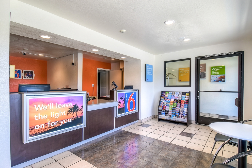 Motel 6 Corona CA - photo 22