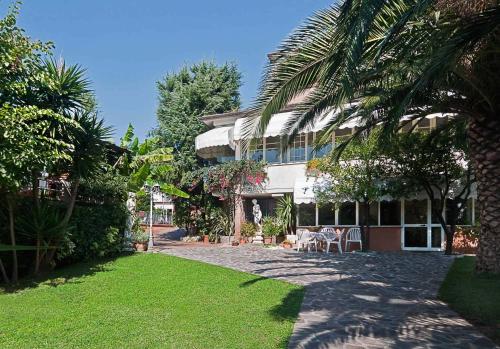 La Chandelle - carbon neutral hotel in Massarosa