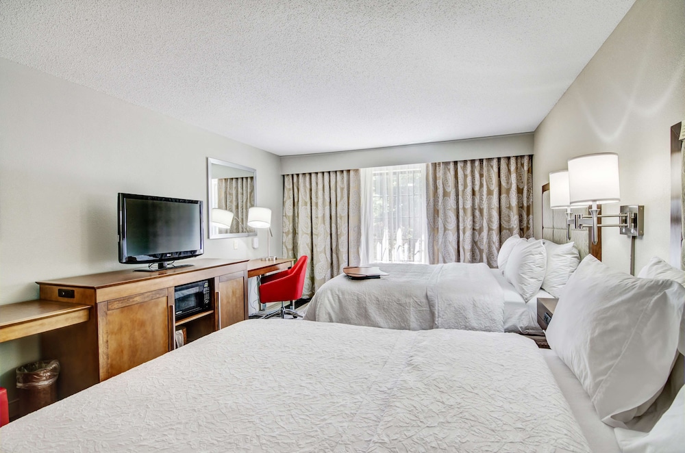 Hampton Inn Salem VA - photo 21
