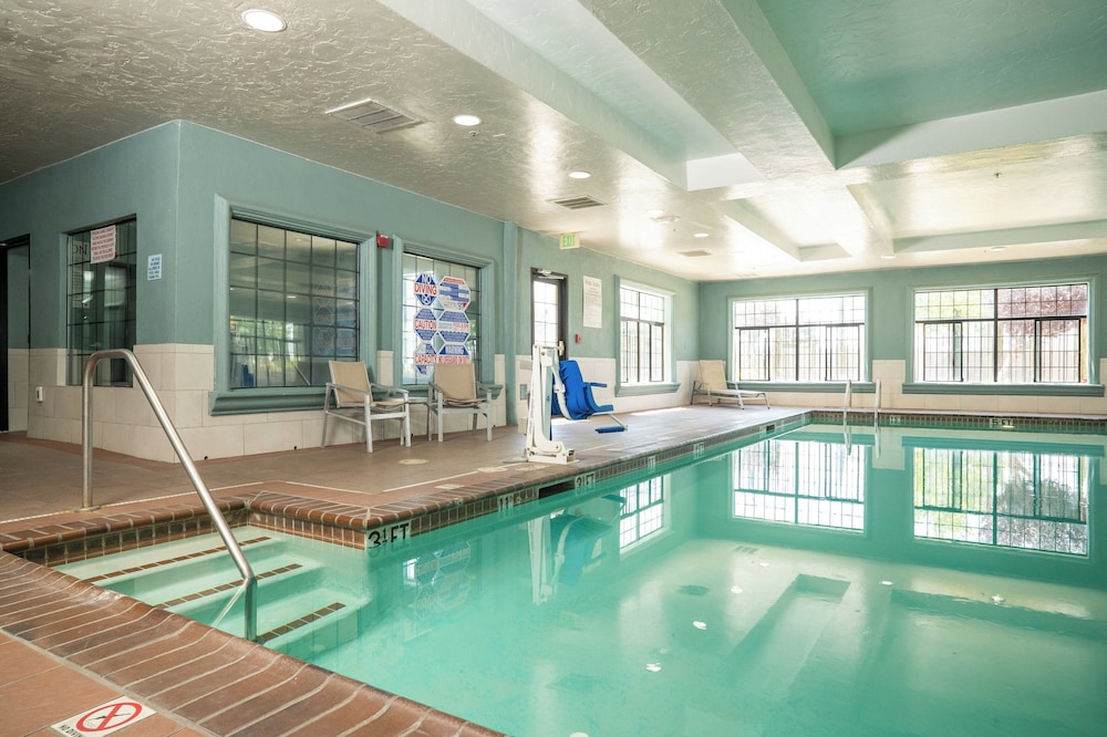 Holiday Inn Express Hotel & Suites Hesperia by IHG - photo 27