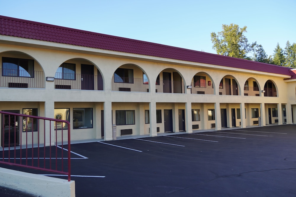 Timberland Inn & Suites - photo 104