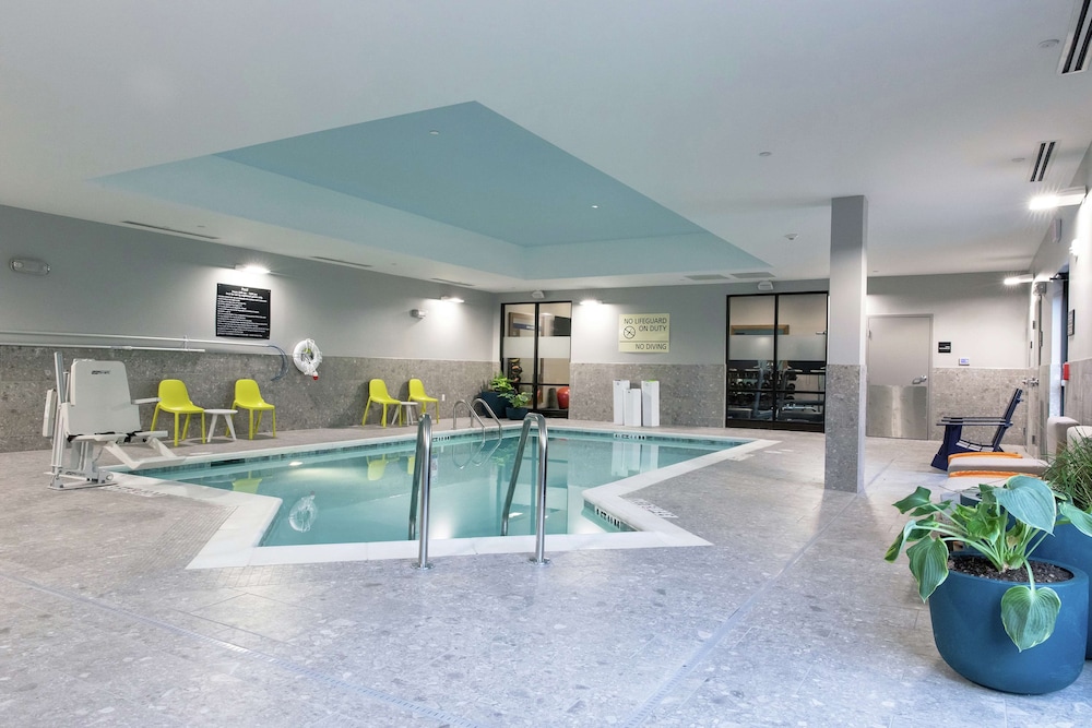 Hampton Inn Black Mountain - photo 13