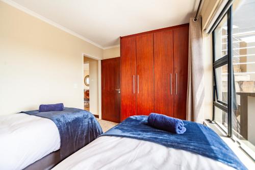 Beachfront 3rd floor 2 bedroom w communal swimming pool B16 Blouberg