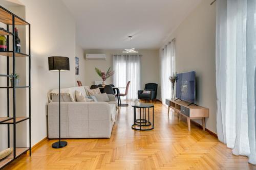 Seaside bliss in Alimos ideal for families — 4-Star Luxury Hotel in Athens, Greece