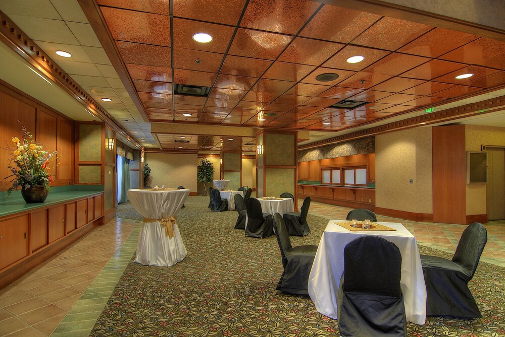 Harrah's Casino Hotel Reno - photo 25