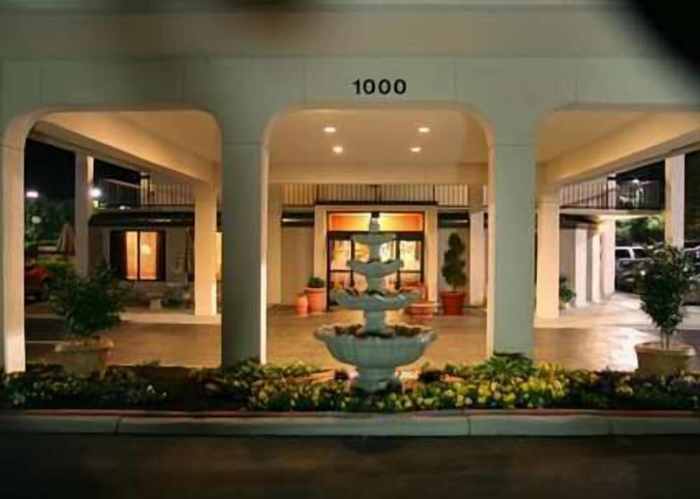 Hampton Inn Dalton - photo 28