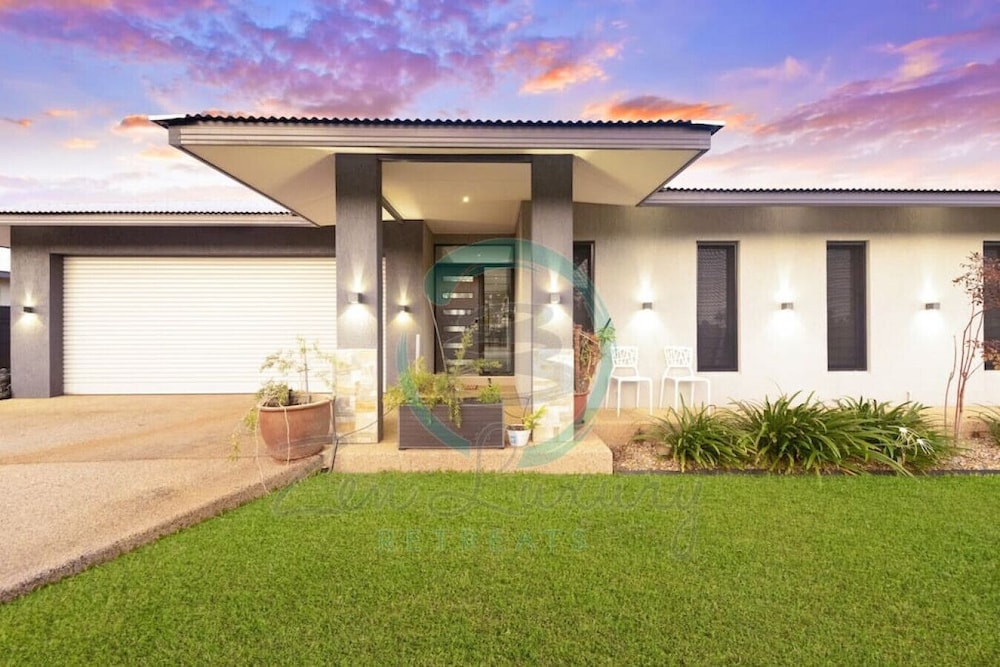 Zenhouse 5Br Family With Private Pool — hotel in Johnston