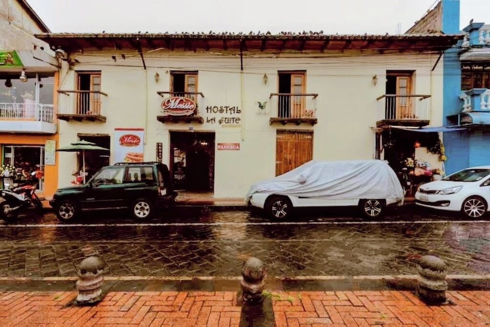 Hostal La Suite — 4-Star Luxury Hotel in Sangolqui, Ecuador
