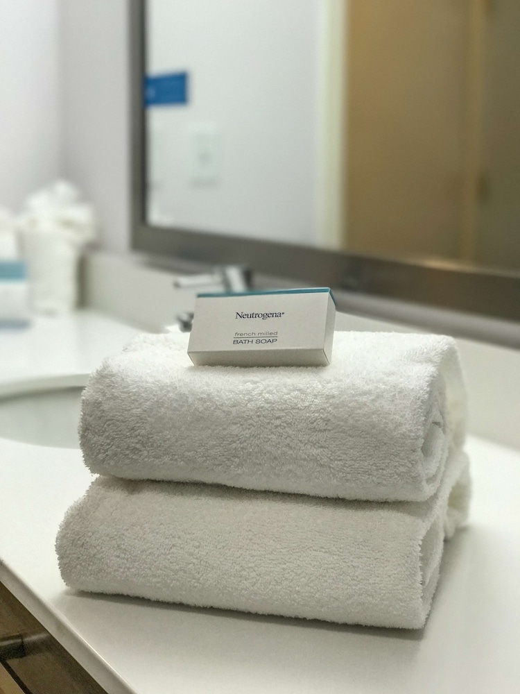 Hampton Inn Waterville - photo 30