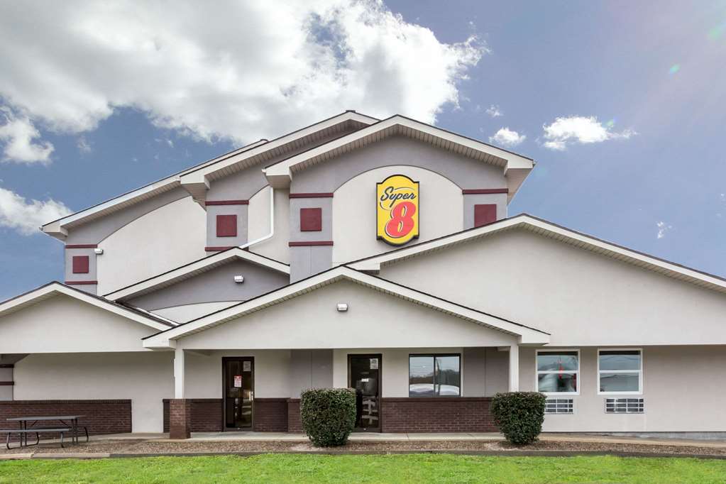 Super 8 by Wyndham Summersville - photo 2