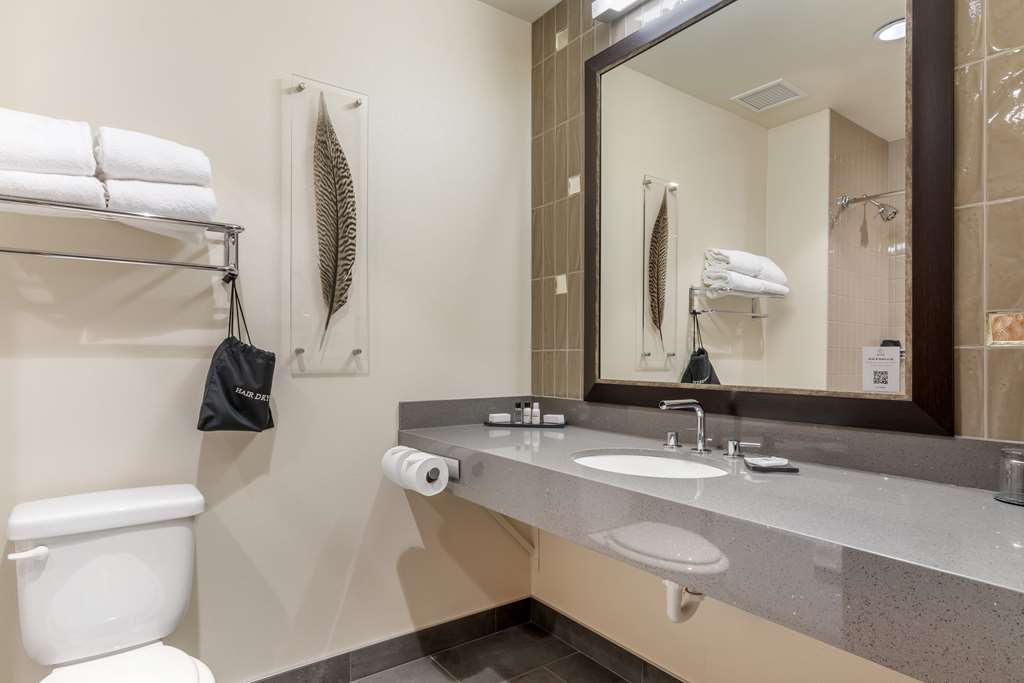 Best Western Premier Boulder Falls Inn - photo 40