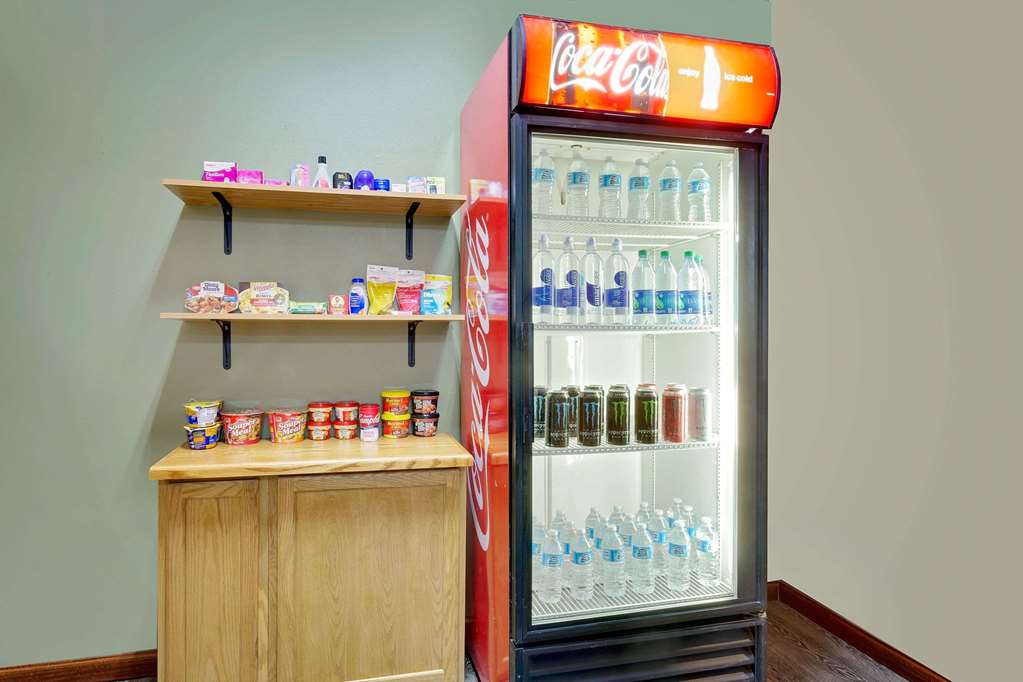 Super 8 by Wyndham Belgrade Bozeman Airport - photo 39