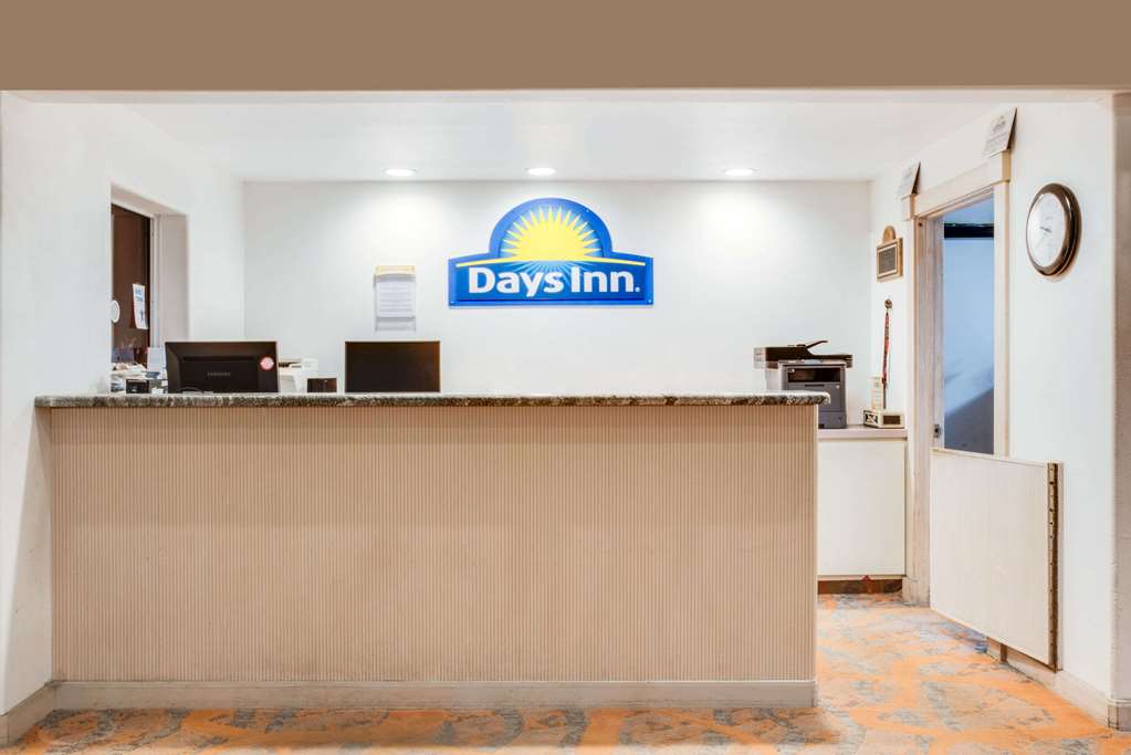 Days Inn by Wyndham Fort Stockton - photo 4