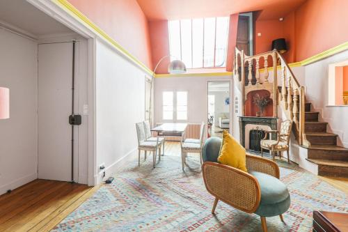 Artists’ Studio on the Roofs of Montmartre Welkeys