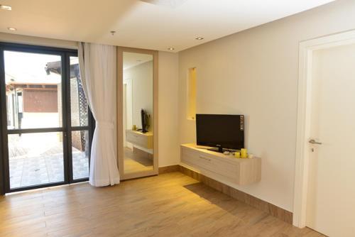 Cocohut Resort - last minute hotel in Tiberias