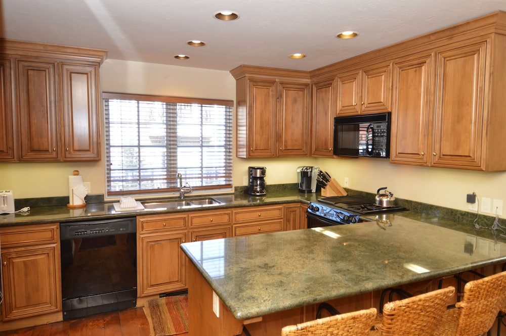 Alpenblick by Frias Properties of Aspen - photo 25