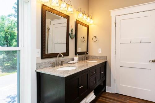 Waterway Haven by Oak Island Accommodations - photo 39