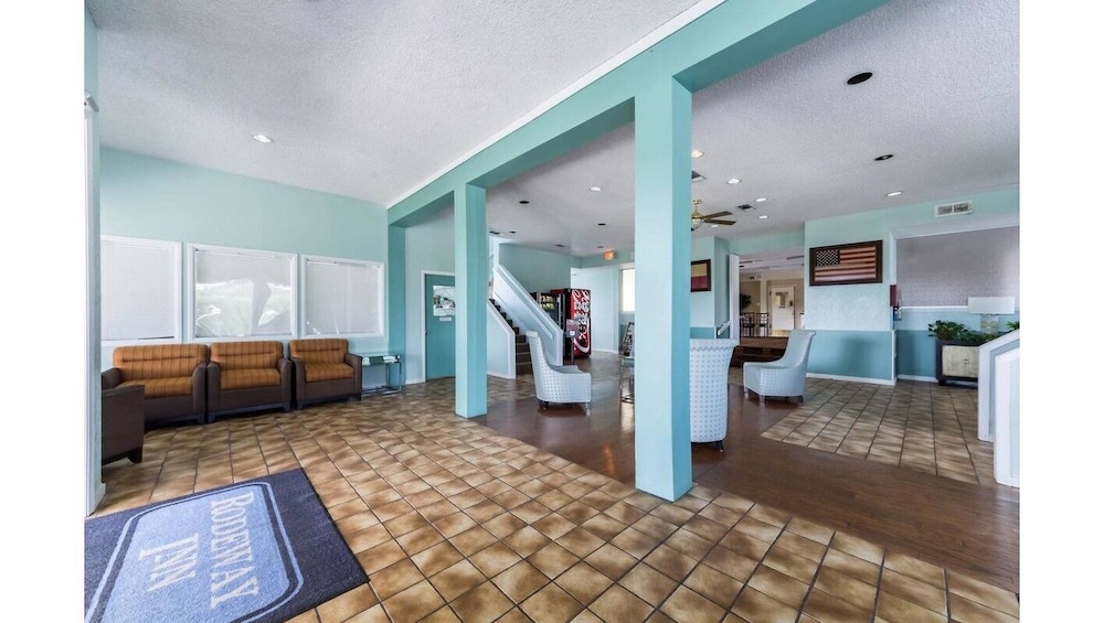 HillView Inn - photo 4