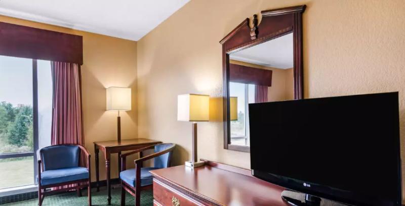 Quality Inn & Suites South Carthage - photo 37