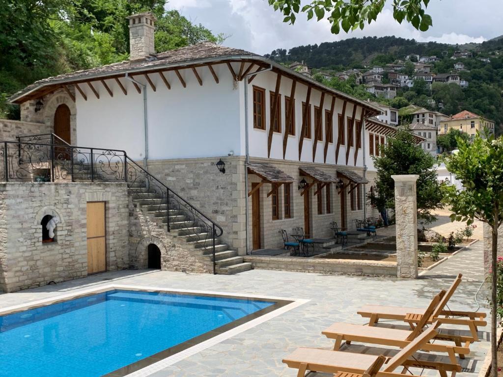 Rose Garden Hotel - last minute hotel in Gjirokaster