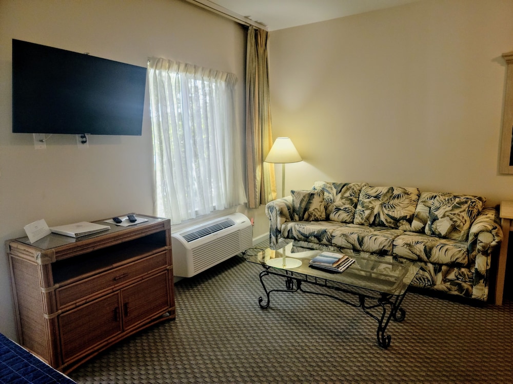 Beaufort Harbour Suites - photo 22