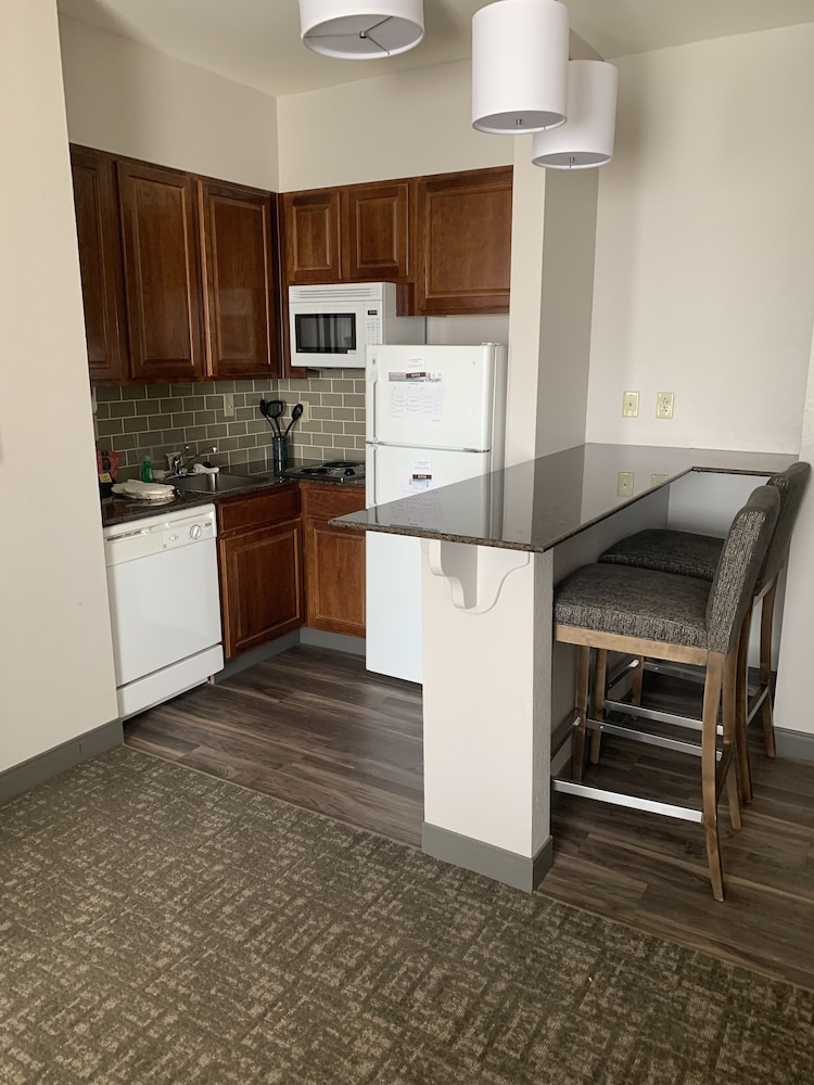 Staybridge Suites Hot Springs by IHG - photo 23