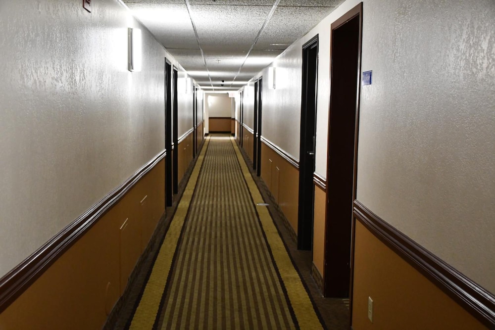 Stillwater Inn & Suites - photo 27