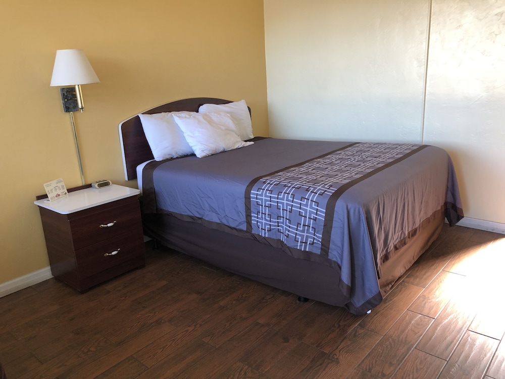 Economy Inn — Okeechobee — photo 3