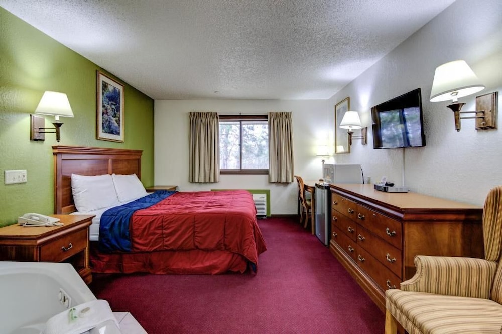 Bloomer Inn & Suites - photo 18